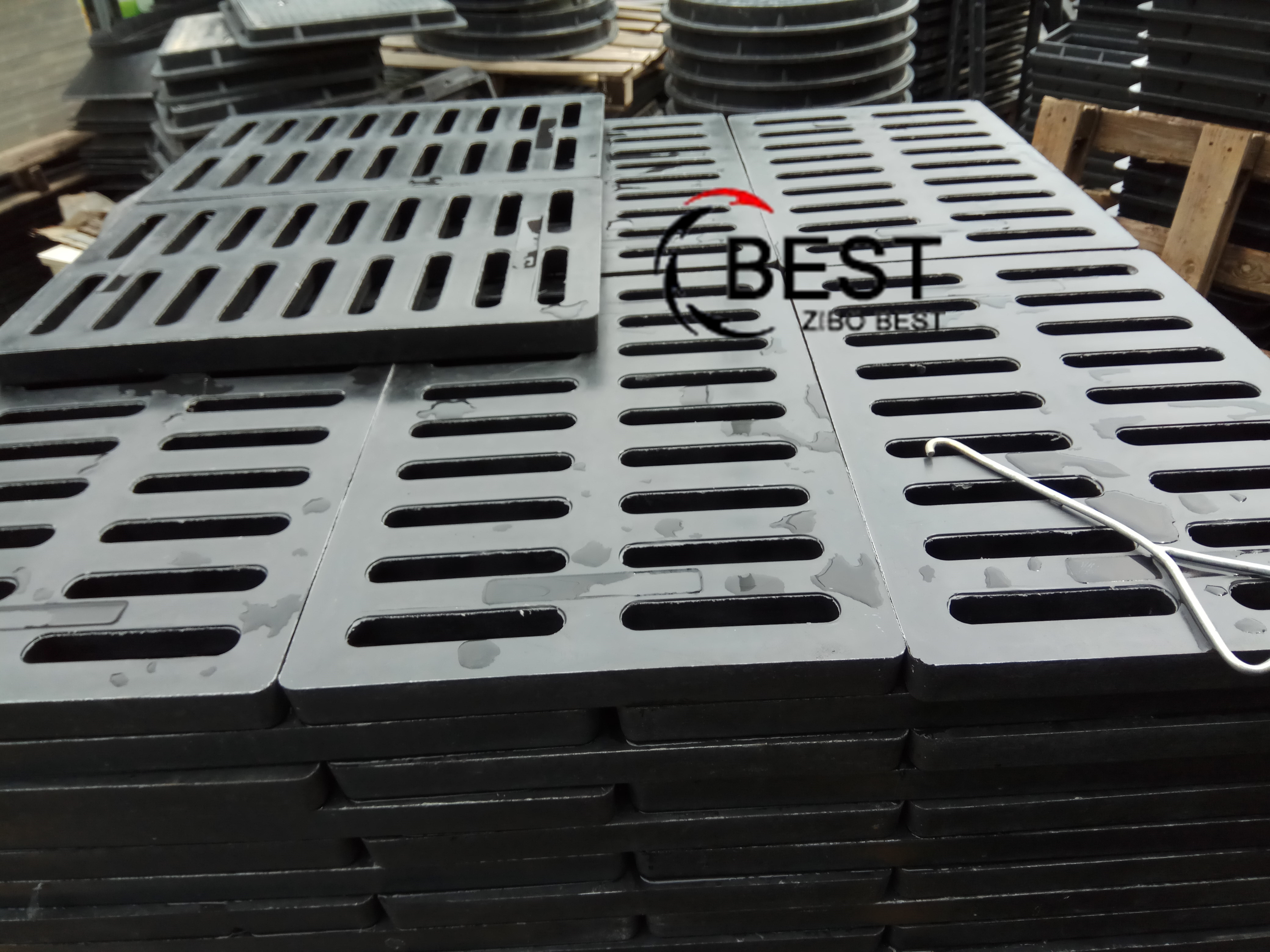  為什么有那么多客戶(hù)選擇樹(shù)脂溝蓋板